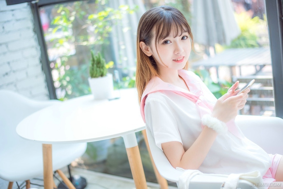 “云长没事便好，城上的情况，我已听闻，怨不得你。”刘备叹了口气，除了关羽这一支人马之外，其他攻上城墙的将士都被赶下来了，关羽上城最早，却是一直厮杀到鸣金时才撤退，足见关羽真的尽力了。